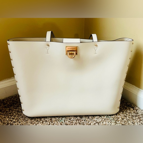 Michael Kors Light Cream Manhattan Large Tote New w/o tags. - Picture 2 of 9